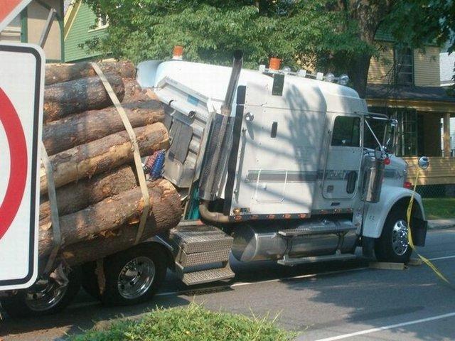 log-truck_03.jpg