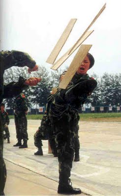 chinese_military_girls_02.jpg
