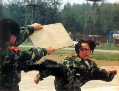 chinese_military_girls_03.jpg