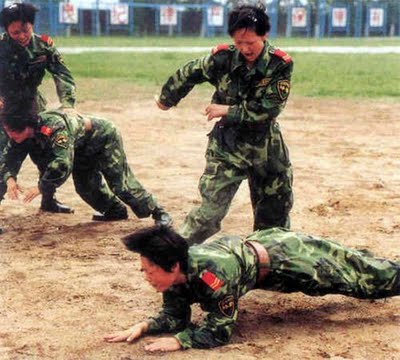 chinese_military_girls_04.jpg