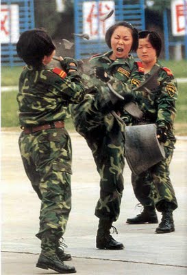 chinese_military_girls_05.jpg