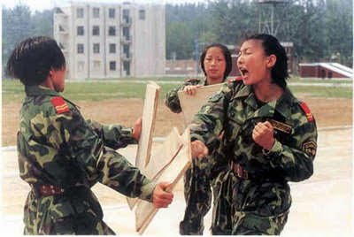 chinese_military_girls_10.jpg