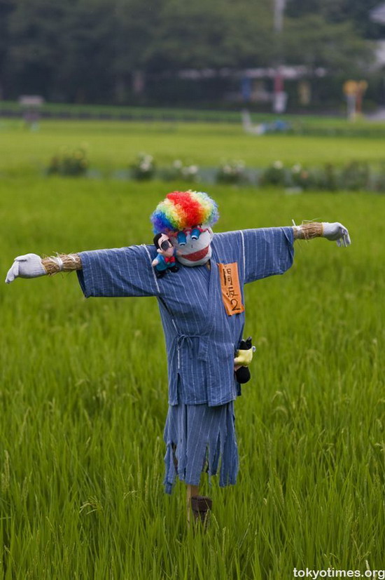 funny-scarecrow-02.jpg
