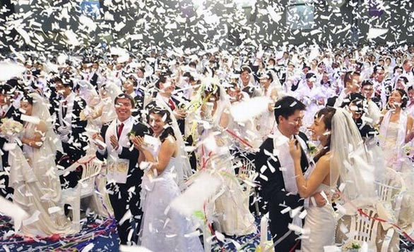 10000-couples-wedding-ceremony-goyang-seoul-south-korea-stills-pictures-photos-10.jpg