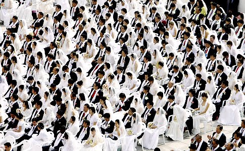 10000-couples-wedding-ceremony-goyang-seoul-south-korea-stills-pictures-photos-4.jpg