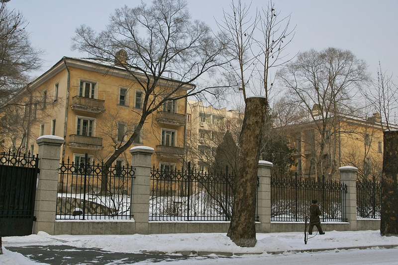 Russian EmbassySomun street.jpg