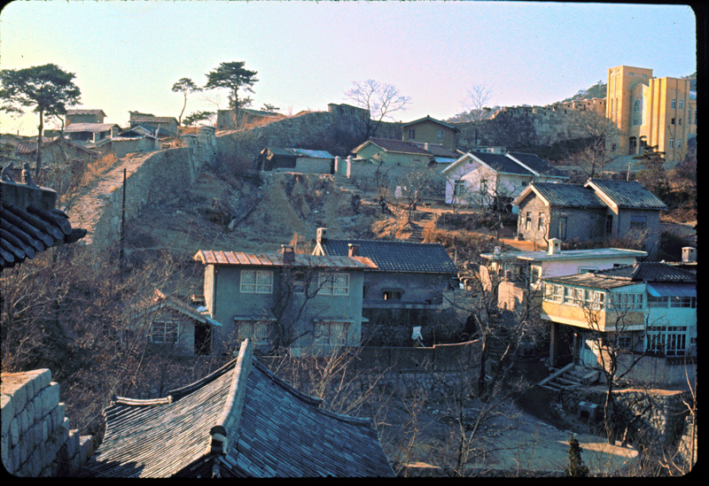 Seoul, Dec 1966 changuimun.jpg