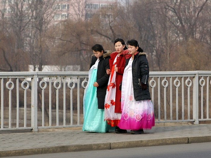 Three Pyongyang girls.jpg