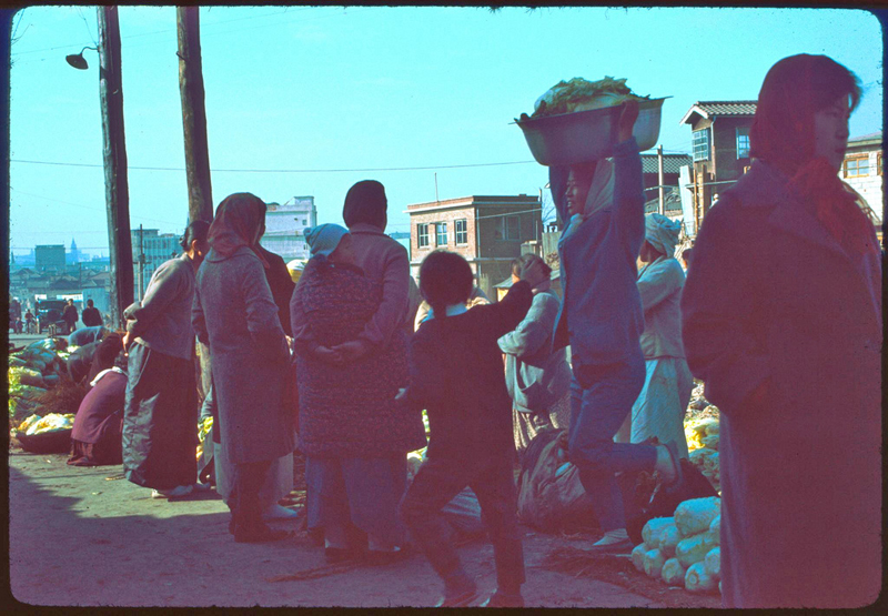 Market Scene, Dec 1966.jpg