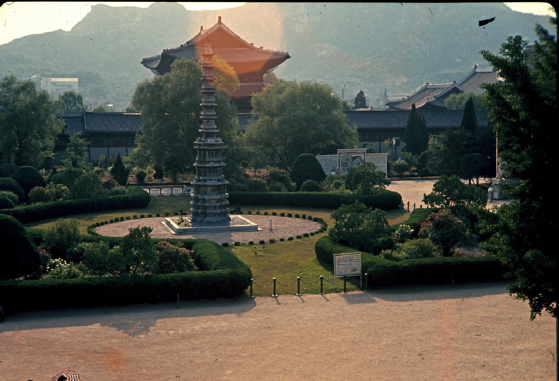 Kyongbok Palace, Jul 1965.jpg