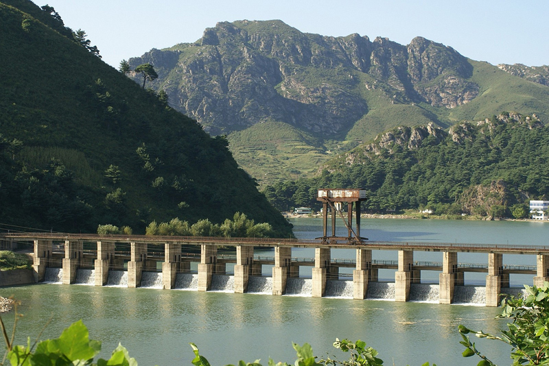 Reservoir at Nam River.jpg