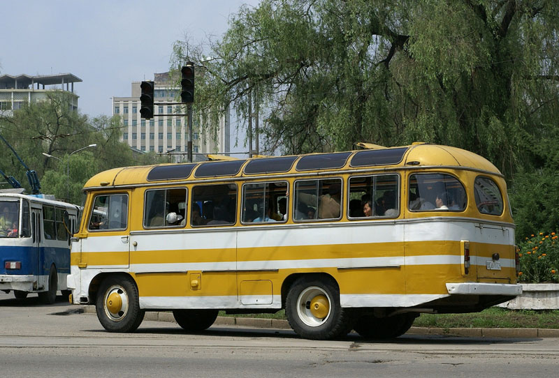 PAZ 672 bus in Pyongyang.jpg