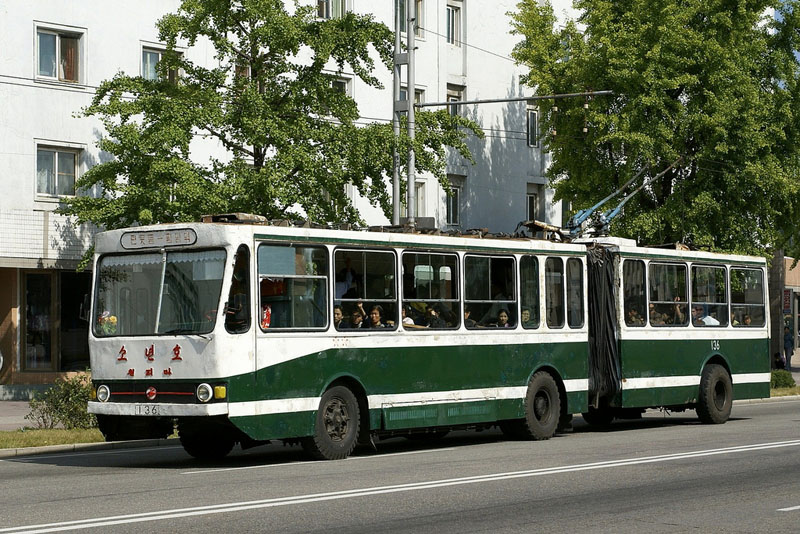 Pyongyang 136 trolleybus.jpg