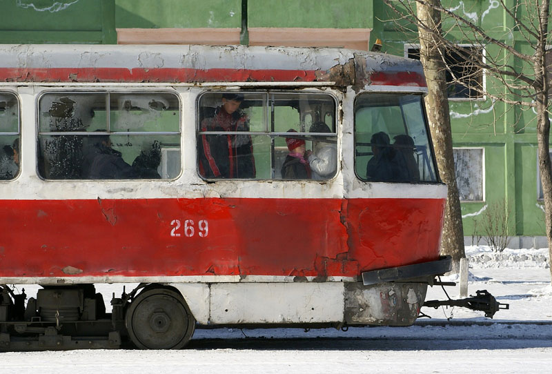 Pyongyang 269 tram (2).jpg