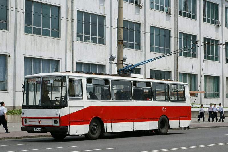 zPyongyang 192 trolleybus.jpg
