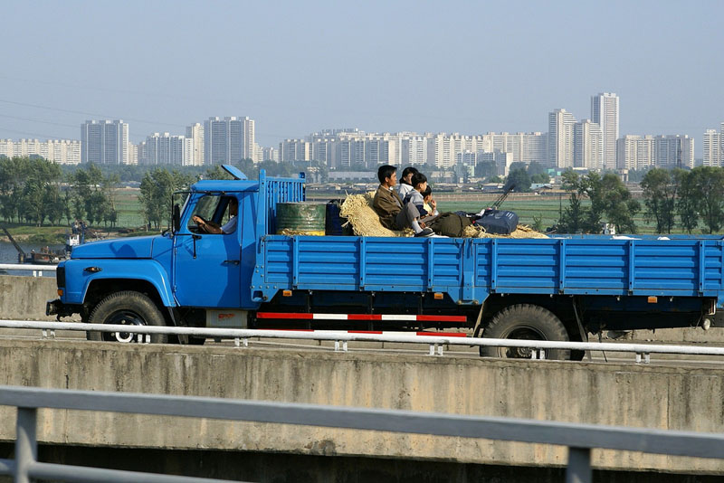 zFamily outing on the back of a lorry.jpg