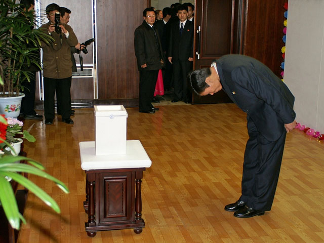 Bowing to the leaders.jpg
