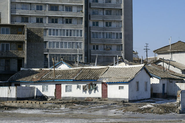 Old and new flats in South Sinuiju.jpg