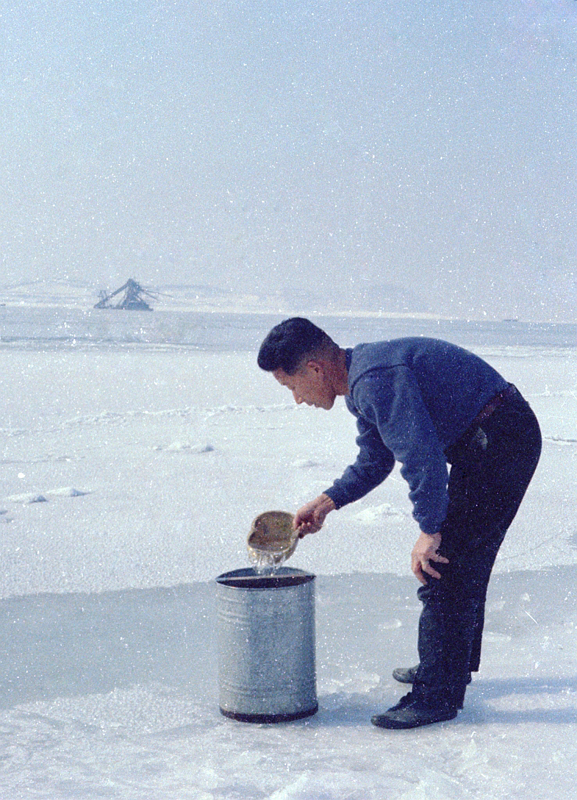 Fetching Water from Han River 1, 1969.jpg