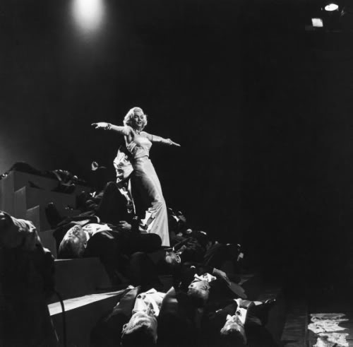 Marilyn in Action #14.JPG