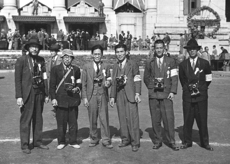 zKorean News Photographers 1945.jpg