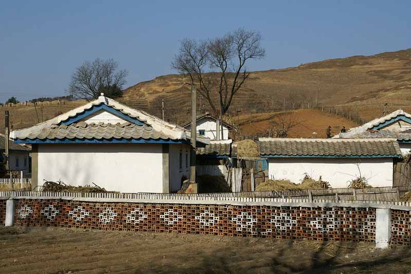 aFarm house in Jongpyong County.jpg