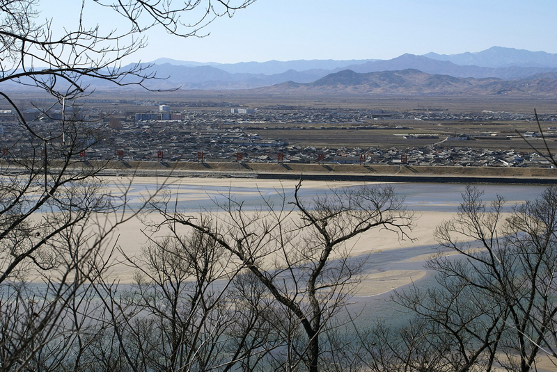 25Songchon River and Hamju Plain.jpg