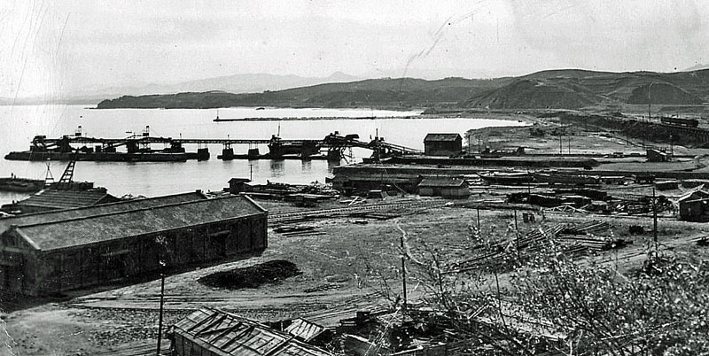 Samchok Harbor.jpg