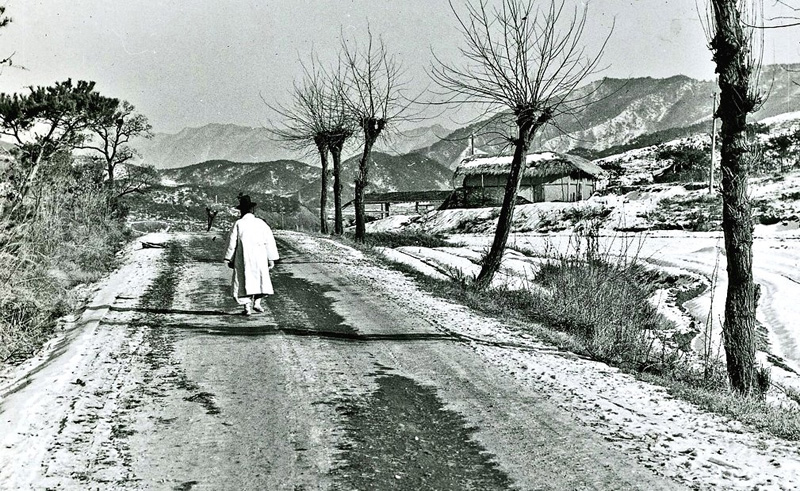 zKorean Road, January 1946.jpg