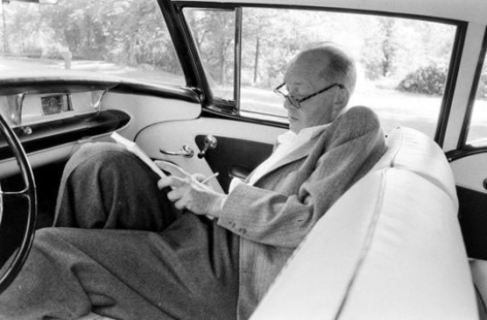 Vladimir Nabokov writes on the road.JPG