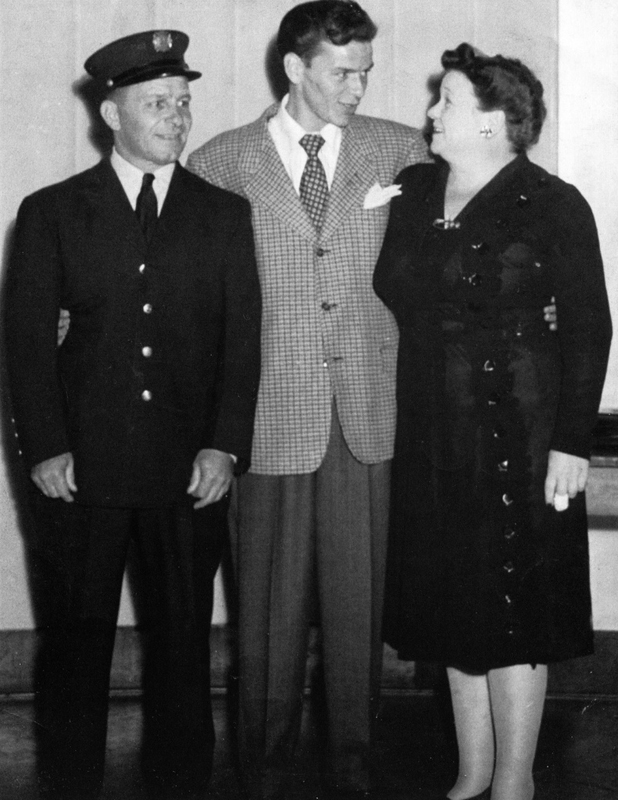 Frank Sinatra and his parents.jpg