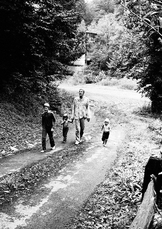 Actor Donald Sutherland walking with his children including future actor Kiefer..jpg