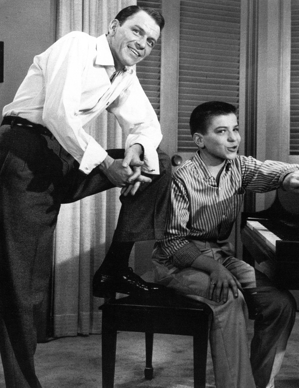 Frank Sinatra with son..jpg
