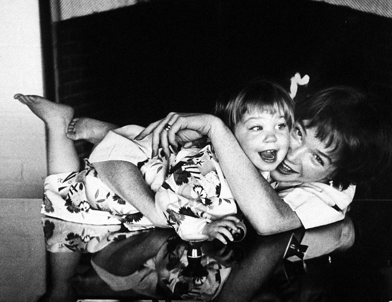 Shirley MacLaine playing with her daughter Sachi Parker..jpg