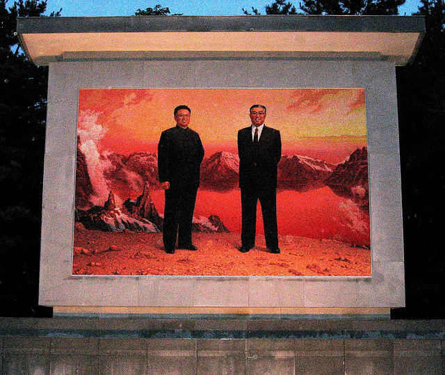 7Kim Jong-il and Kim Il-sung.jpg