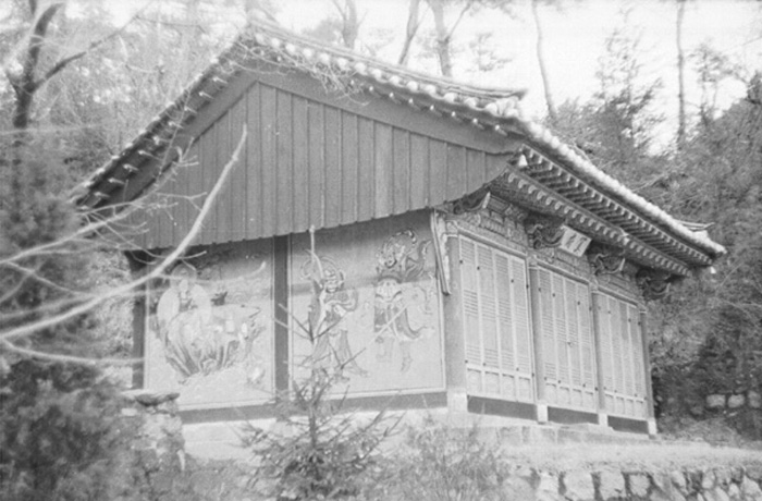 Buddhist Temple near the 326th CRC. Korea, 1952.jpg
