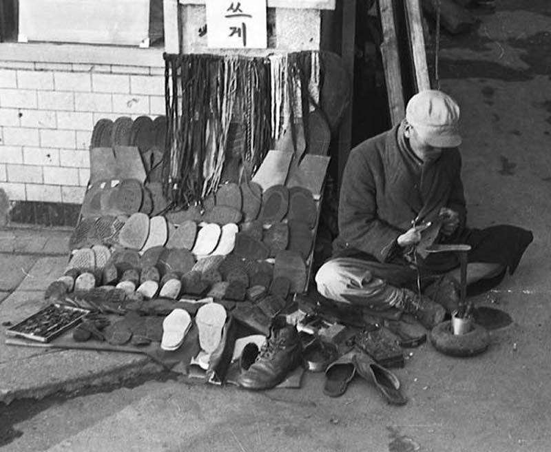 Shoe repair, Seoul, Korea. 1953.jpg