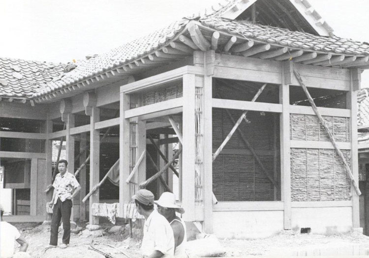 111 Traditional Korean House under construction.jpg