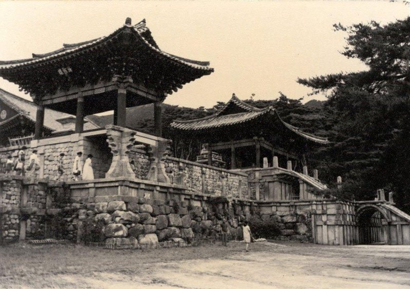 009 Bulkuksa Temple in Kyungju, Korea.jpg