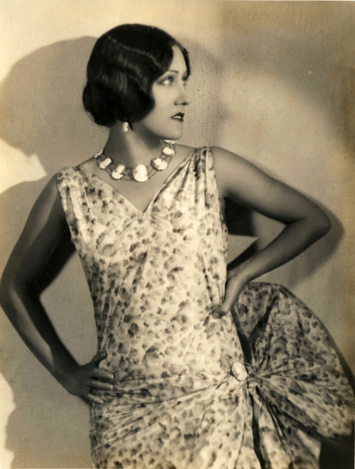 Gloria Swanson, 1920s.jpg