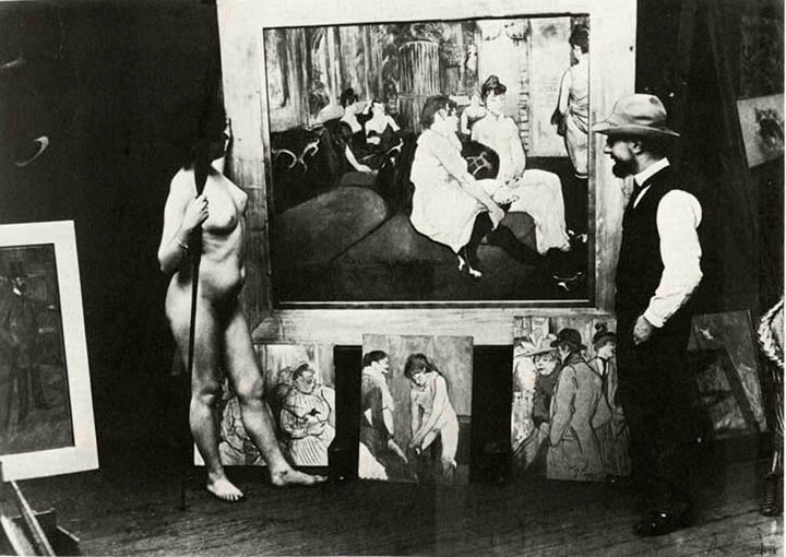 9-photo-of-toulouse-lautrec-in-front-of-salon-at-the-rue-des-moulins.jpg
