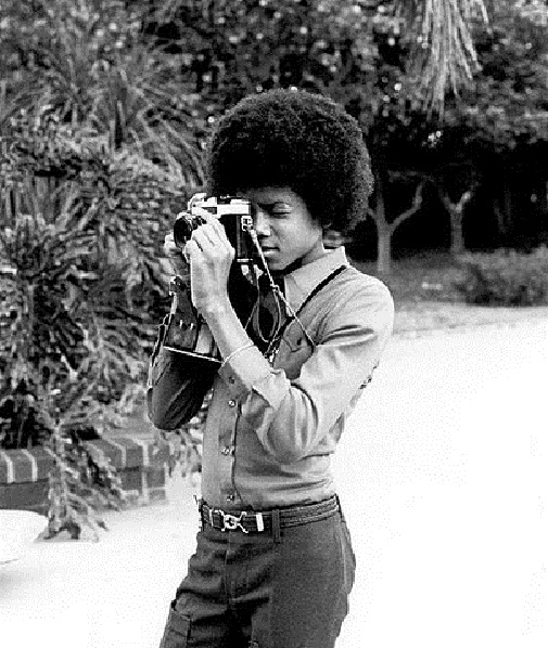 Michael-Jackson-with-an-SLR.jpg