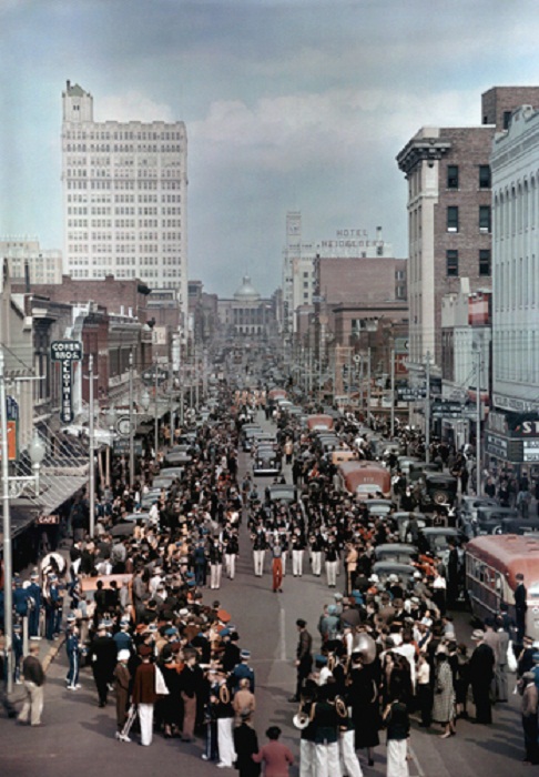 Mississippi-High-school-bands-march-on-Capital-street-for-an-annual-contest-Jackson.jpg