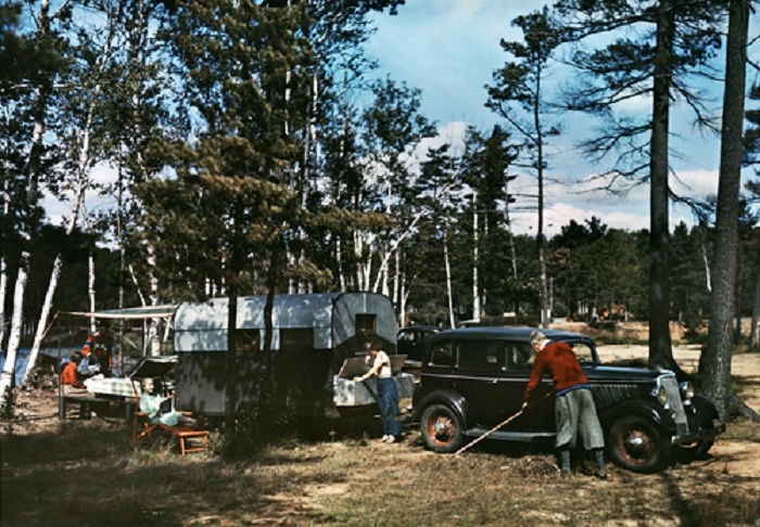 New-York-A-family-live-in-a-trailer-at-Fish-Creek-Tourist-Camp.jpg