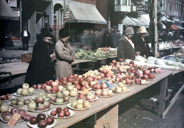 Ohio-Four-women-stand-beside-an-apple-stand-at-a-fair-in-Loundonville-Agricultural-Fair-Loundonville.jpg