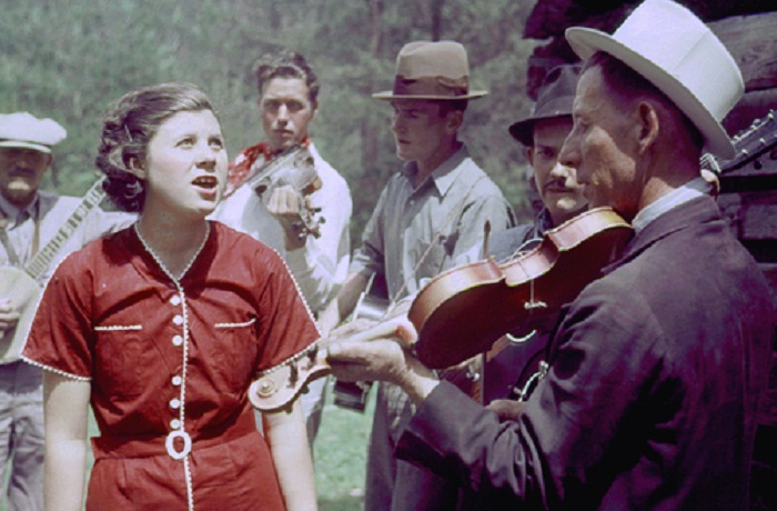 Tennessee-Highlanders-play-and-sing-old-mountain-tunes.jpg