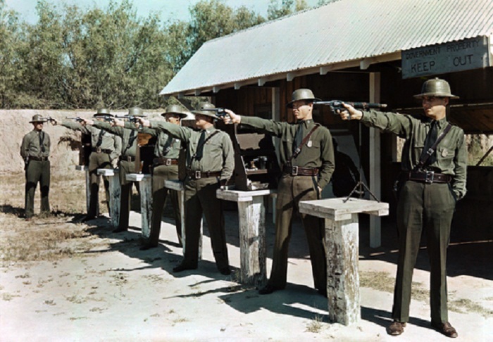 Texas-A-pistol-team-of-the-Border-Patrol-practices-their-shooting-Laredo.jpg