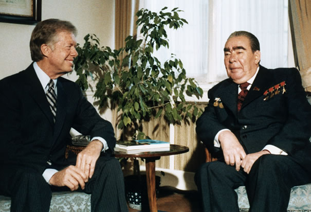zbrezhnev-and-carter-at-salt-talks.jpg