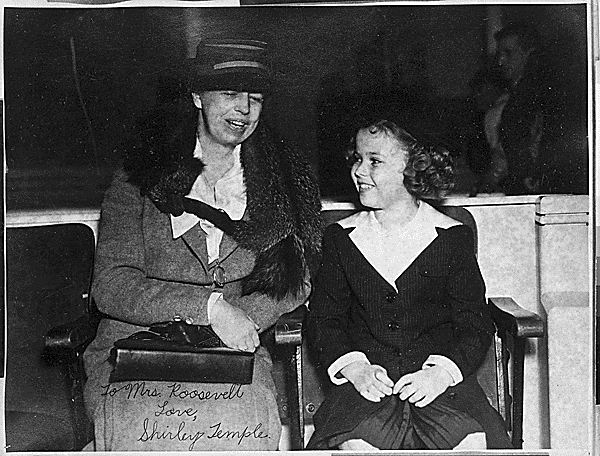 Eleanor Roosevelt and Shirley Temple, 1938.png