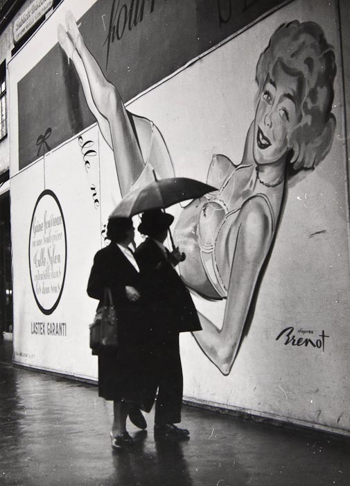 rainy-street-scene-paris-1930s-by-claude-bower.jpg